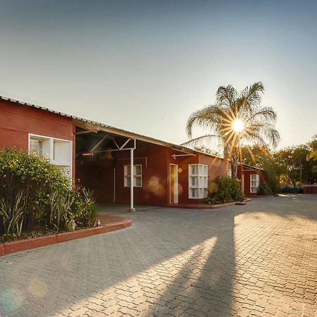 Mokoro Lodge Maun Exterior photo