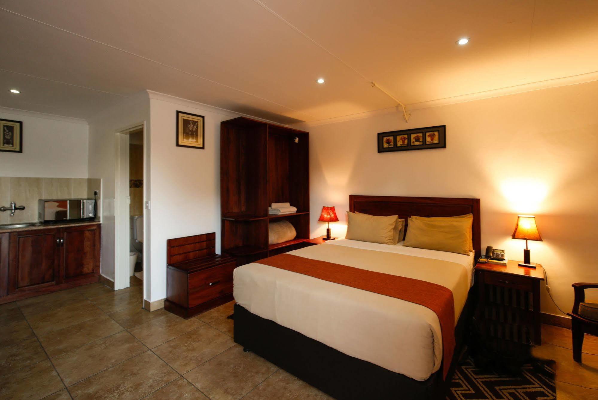 Mokoro Lodge Maun Exterior photo